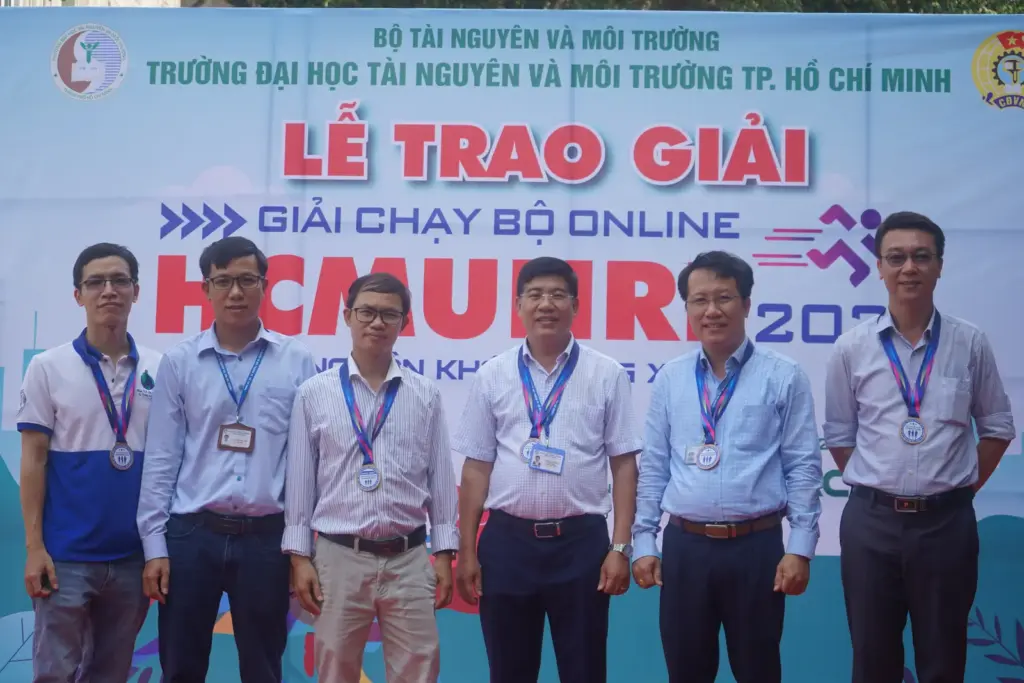 Buổi Tổng kết và Trao giải Giải chạy bộ Online HCMUNRE 2024