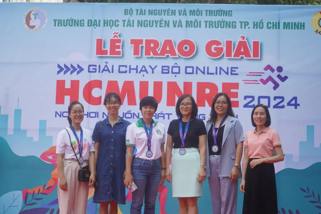 Buổi Tổng kết và Trao giải Giải chạy bộ Online HCMUNRE 2024
