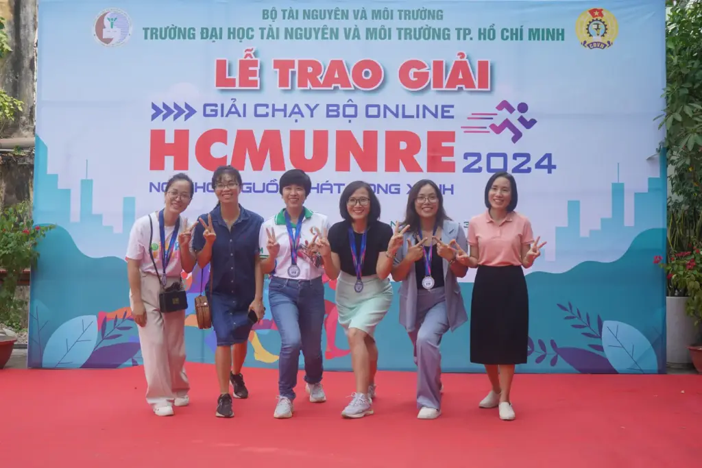 Buổi Tổng kết và Trao giải Giải chạy bộ Online HCMUNRE 2024