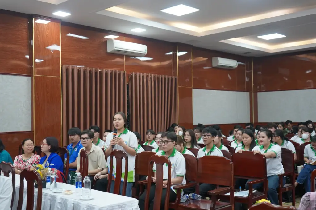 Hội thảo “Định hướng nghề nghiệp – vững bước tương lai ngành Quản lý Tài nguyên và Môi trường 2024”