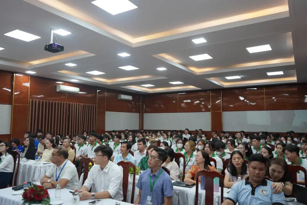 Hội thảo “Định hướng nghề nghiệp – vững bước tương lai ngành Quản lý Tài nguyên và Môi trường 2024”