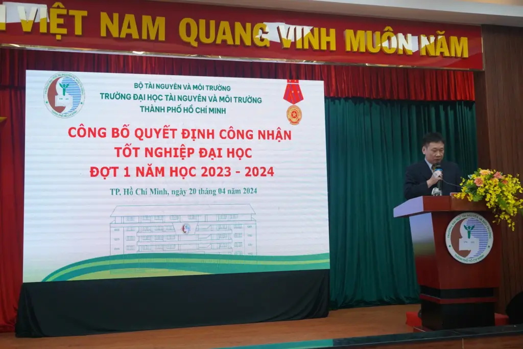 Lễ trao bằng tốt nghiệp cho Tân Cử nhân, Tân Kỹ sư đợt 1 năm 2024