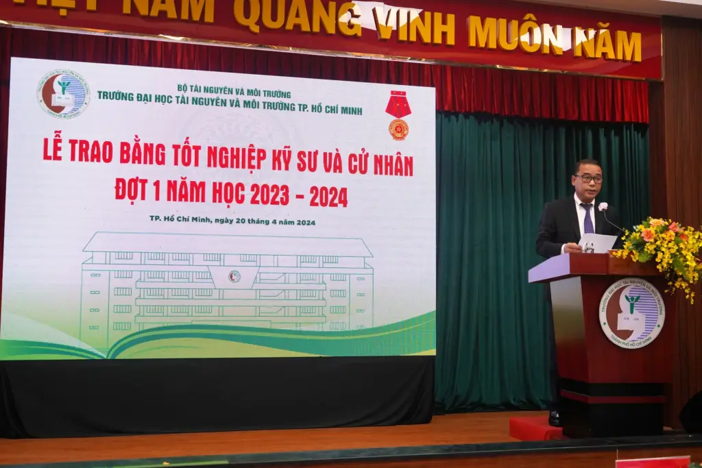 Lễ trao bằng tốt nghiệp cho Tân Cử nhân, Tân Kỹ sư đợt 1 năm 2024
