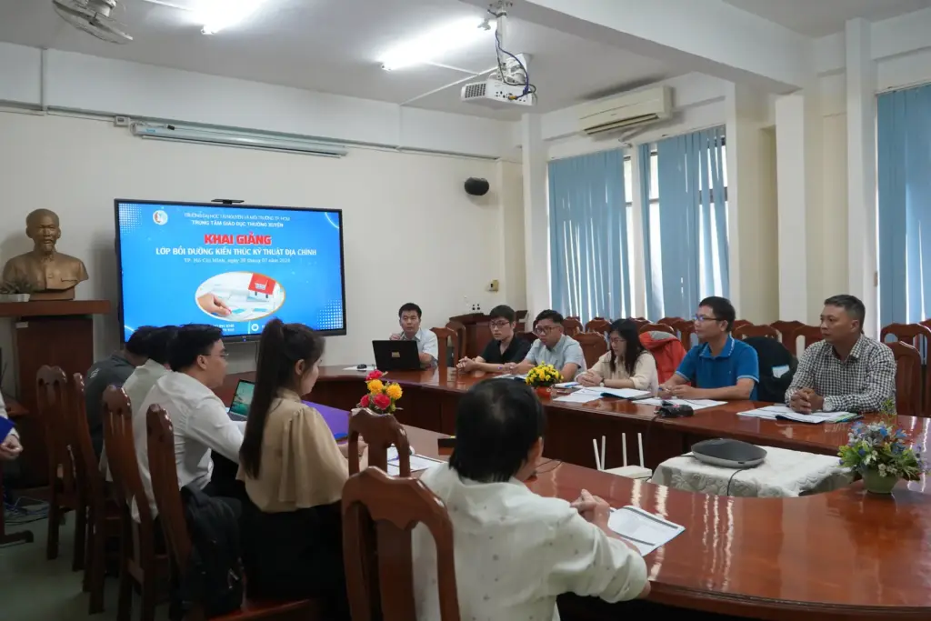 [PIC] Lớp Bồi dưỡng Kiến thức Kỹ thuật Địa chính.