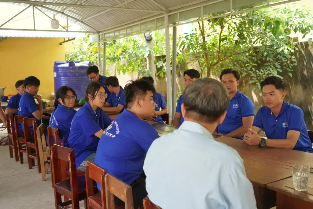 Thăm và động viên các sinh viên Trường tham gia hoạt động Chiến dịch Mùa hè xanh 2024