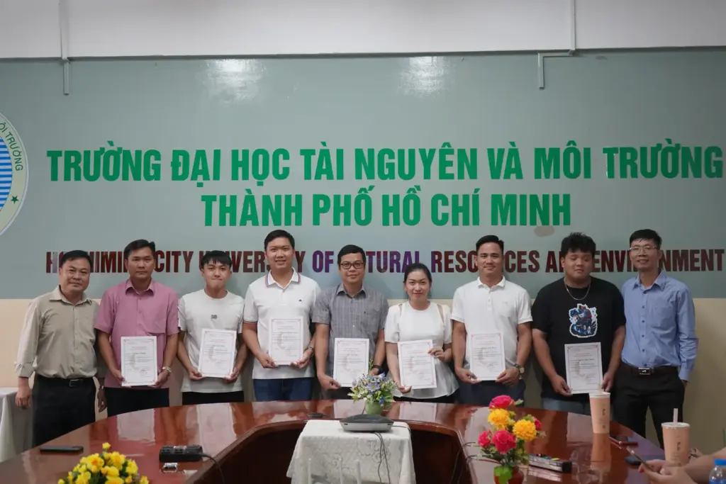[PIC] Lớp Sử dụng phần mềm chuyên ngành MICRSTATION và các phần mềm liên quan