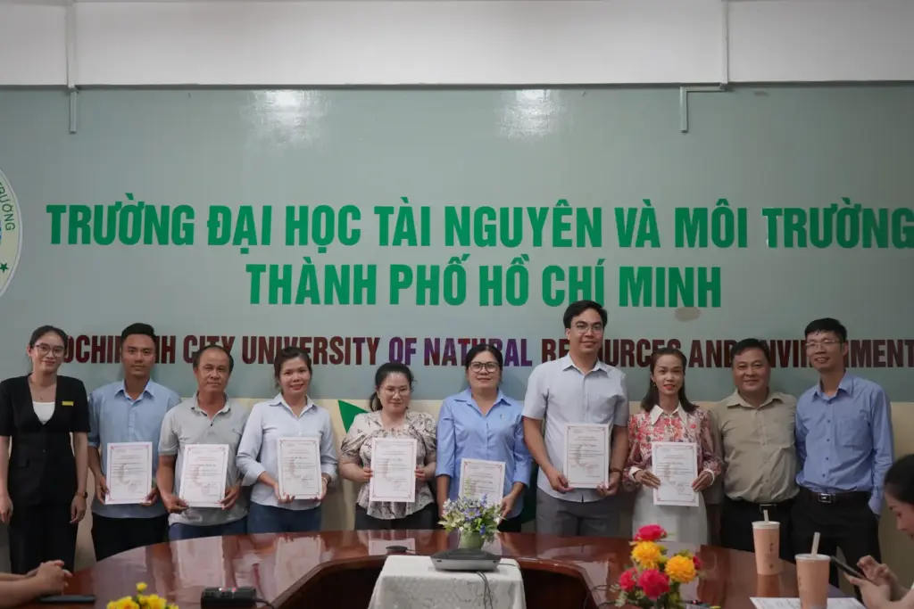 [PIC] Lớp Sử dụng phần mềm chuyên ngành MICRSTATION và các phần mềm liên quan