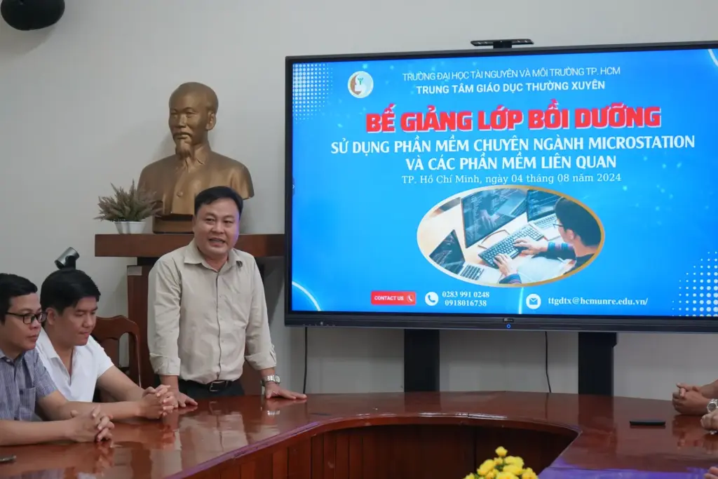 [PIC] Lớp Sử dụng phần mềm chuyên ngành MICRSTATION và các phần mềm liên quan