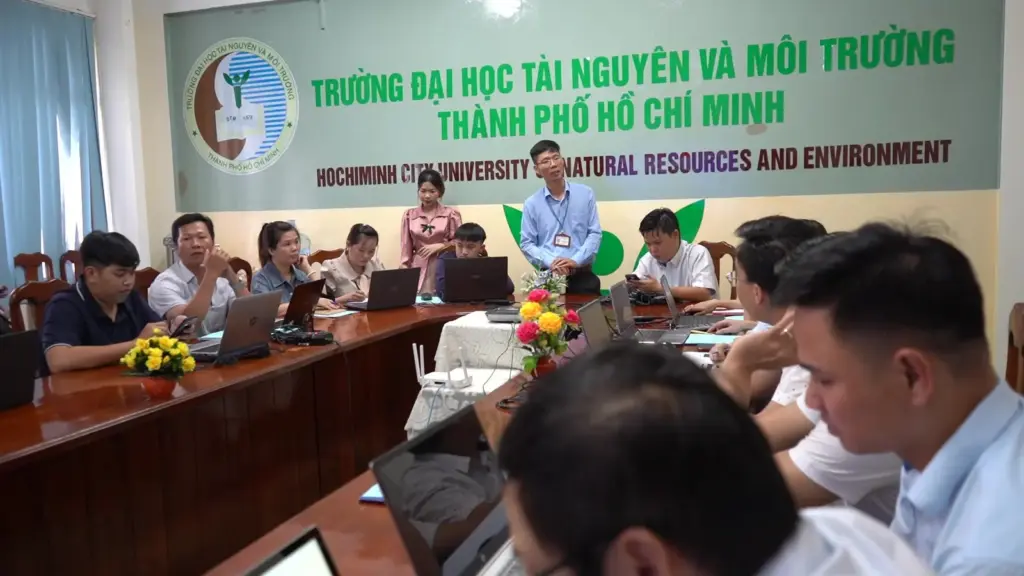 [PIC] Lớp Sử dụng phần mềm chuyên ngành MICRSTATION và các phần mềm liên quan