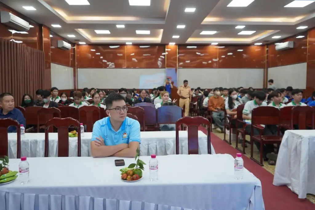 Thượng tôn pháp luật để xây dựng văn hoá giao thông an toàn