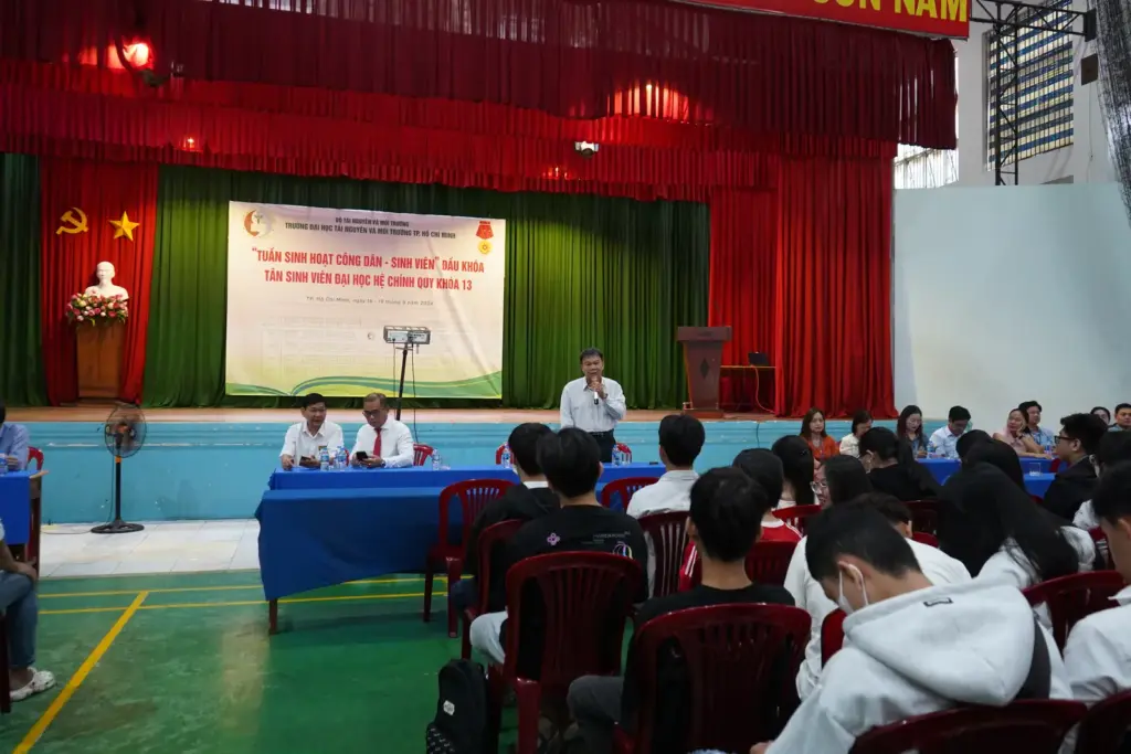 Khai mạc Tuần sinh hoạt công dân đầu khóa dành cho sinh viên Khóa 13 nhập học đợt 2