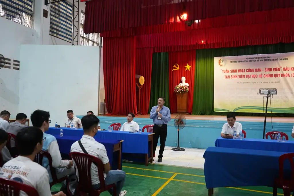 Khai mạc Tuần sinh hoạt công dân đầu khóa dành cho sinh viên Khóa 13 nhập học đợt 2