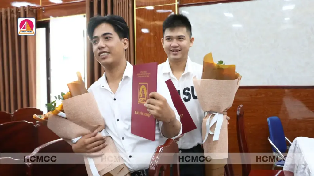 [PIC] Lễ Bế giảng và Trao chứng chỉ lớp sơ cấp nghề bậc 1 nghề Trắc địa Công trình