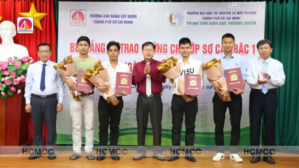[PIC] Lễ Bế giảng và Trao chứng chỉ lớp sơ cấp nghề bậc 1 nghề Trắc địa Công trình