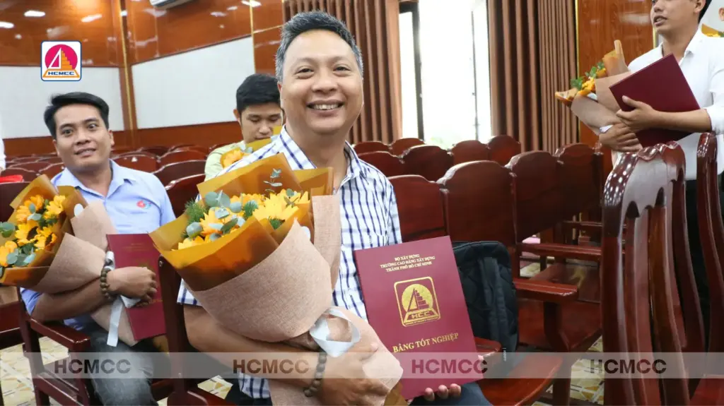 [PIC] Lễ Bế giảng và Trao chứng chỉ lớp sơ cấp nghề bậc 1 nghề Trắc địa Công trình