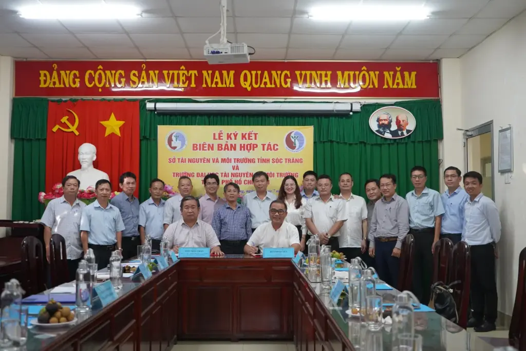 Lễ ký kết Biên bản ghi nhớ hợp tác (MOU) giữa Sở Tài nguyên và Môi trường tỉnh Sóc Trăng với Trường Đại học Tài nguyên Môi trường TP. Hồ Chí Minh (HCMUNRE)