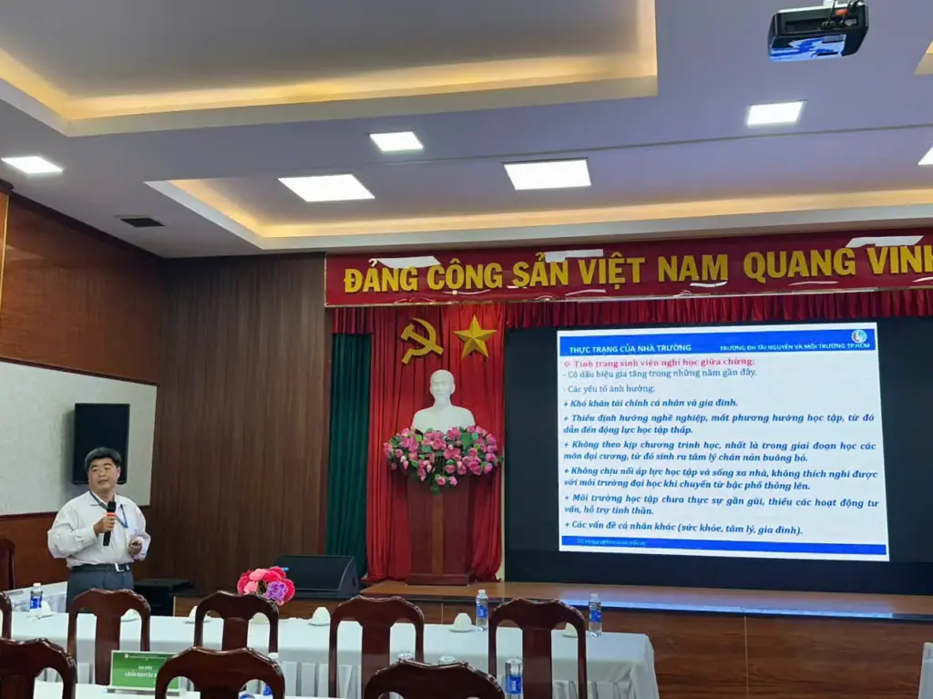 Hội nghị công tác cố vấn học tập năm 2025
