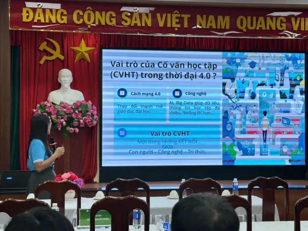 Hội nghị công tác cố vấn học tập năm 2025