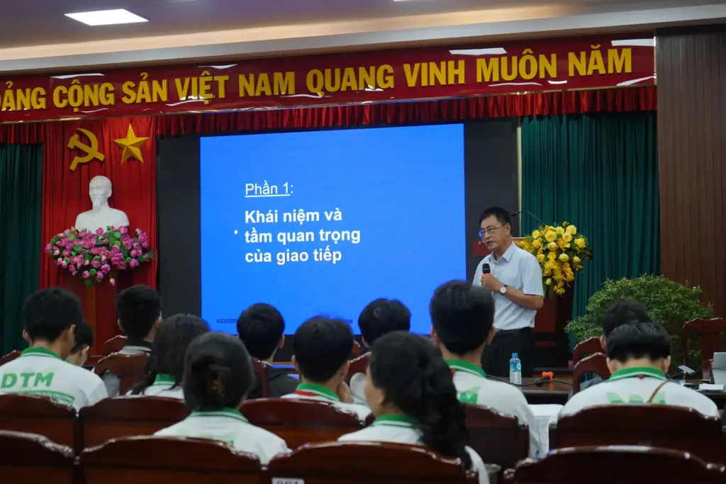 Khóa đào tạo “Nghệ thuật giao tiếp để thành công”
