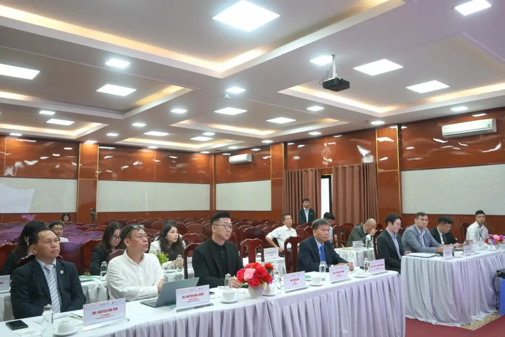 Hội thảo "Hệ thống năng lượng mặt trời tiên tiến và sản xuất, lưu trữ, ứng dụng Hydro"