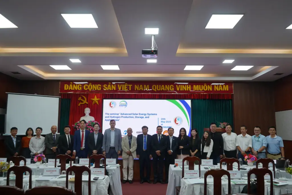 Hội thảo "Hệ thống năng lượng mặt trời tiên tiến và sản xuất, lưu trữ, ứng dụng Hydro"