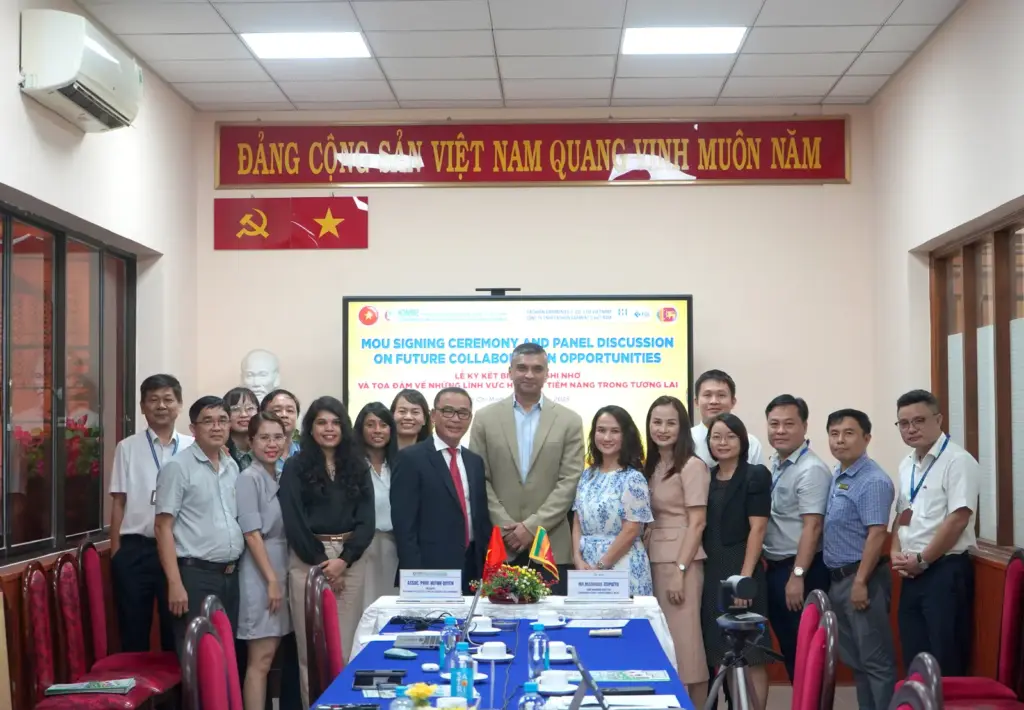 Lễ ký kết MOU giữa Trường Đại học Tài nguyên và Môi trường TP. Hồ Chí Minh và Công ty TNHH Fashion Garment 2, thuộc tổng công ty tại Sri Lanka
