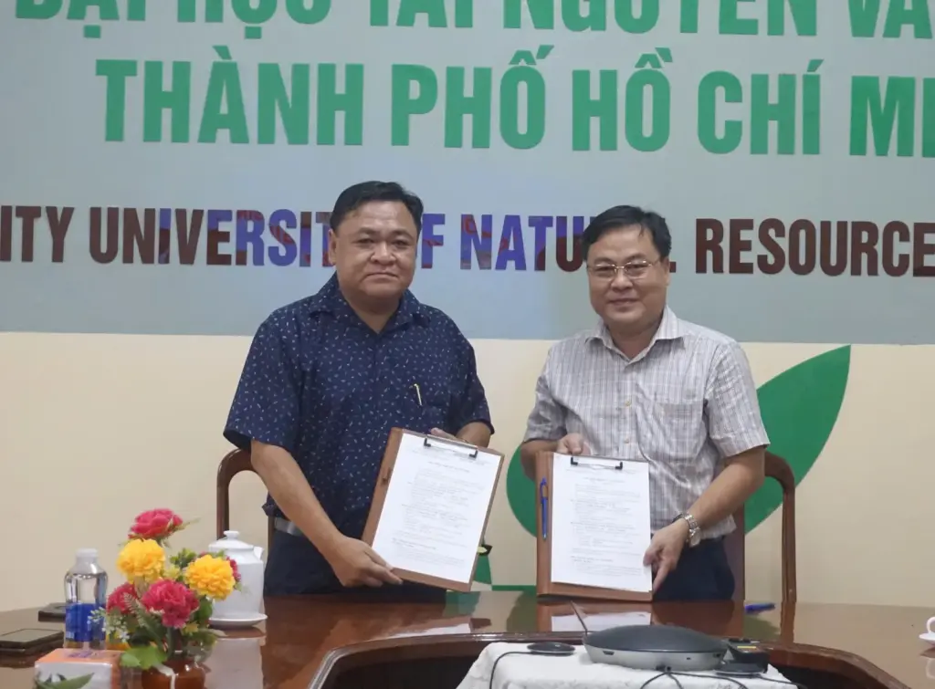 Ký kết hợp đồng hợp tác tuyển sinh giữa Trung tâm Giáo dục Thường xuyên và Trung tâm Giáo dục Nghề nghiệp Lái xe Quang Khải