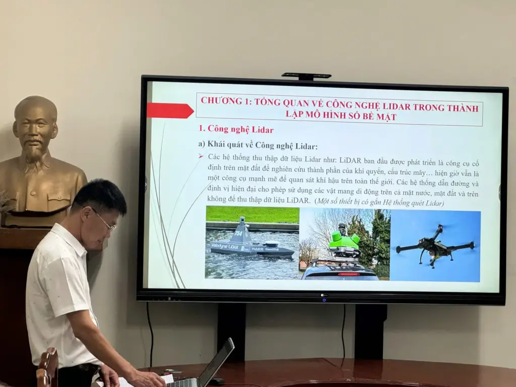 Tự hào thế hệ đầu tiên – HCMUNRE chúc mừng 12 Tân Thạc sĩ ngành Kỹ thuật Trắc địa Bản đồ