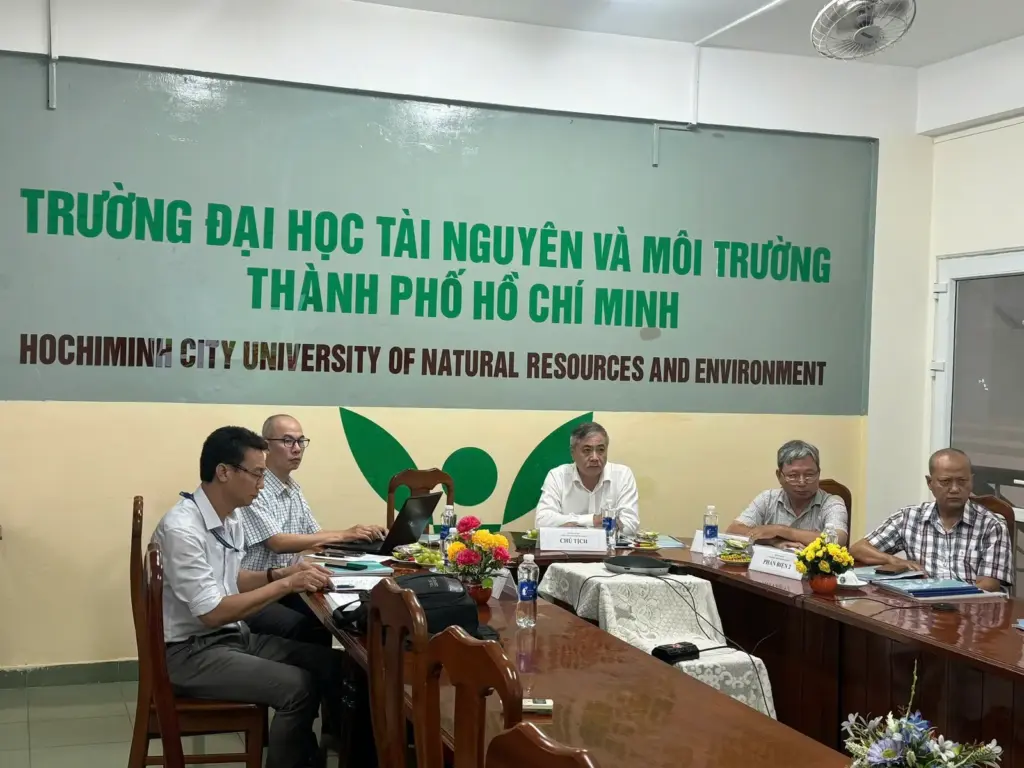 Tự hào thế hệ đầu tiên – HCMUNRE chúc mừng 12 Tân Thạc sĩ ngành Kỹ thuật Trắc địa Bản đồ