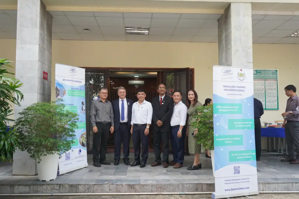 HCMUNRE tổ chức Hội thảo “Phương pháp và Công nghệ không đào hở” cùng chuyên gia quốc tế