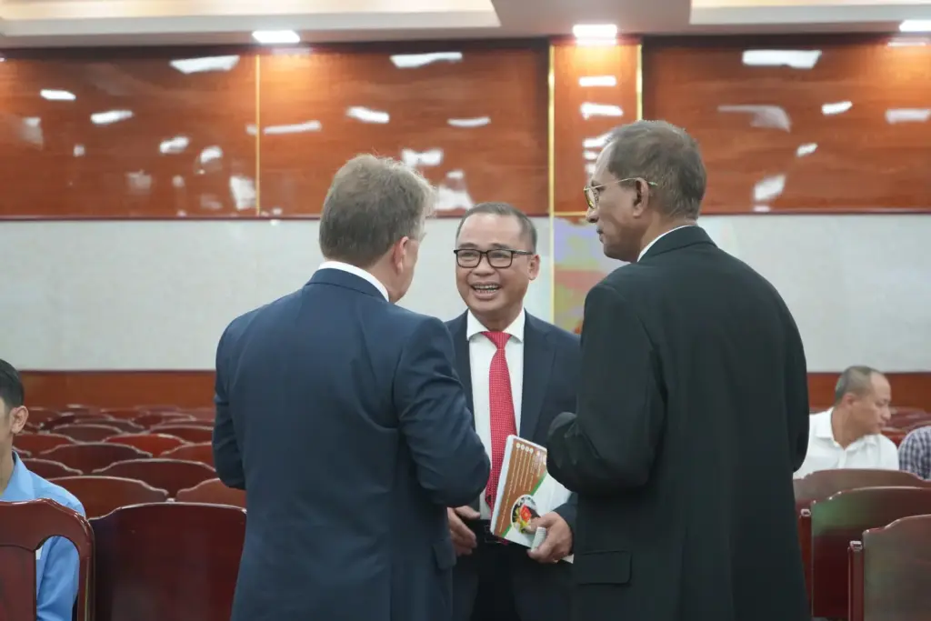HCMUNRE tổ chức Hội thảo “Phương pháp và Công nghệ không đào hở” cùng chuyên gia quốc tế