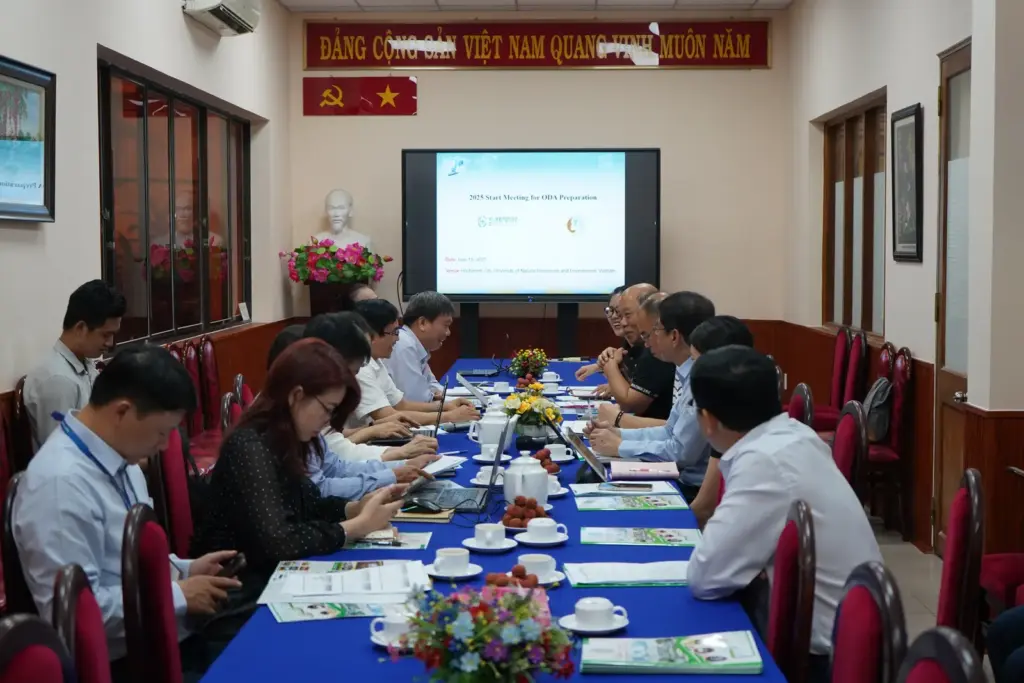 Buổi đón tiếp và làm việc giữa Trường Đại học Tài nguyên và Môi trường Tp.HCM và Cơ quan Xúc tiến Công nghiệp Yeongwol, Hàn Quốc.
