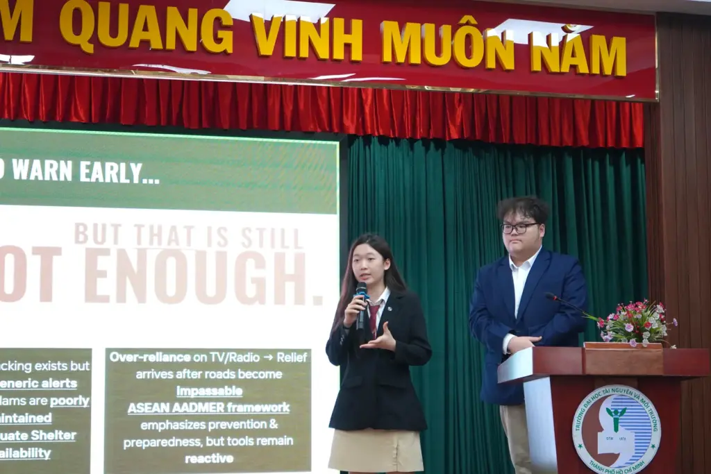 Diễn đàn “Đổi mới sáng tạo không gian Ý – Việt: kết nối Trái đất & Không gian” tổ chức tại HCMUNRE