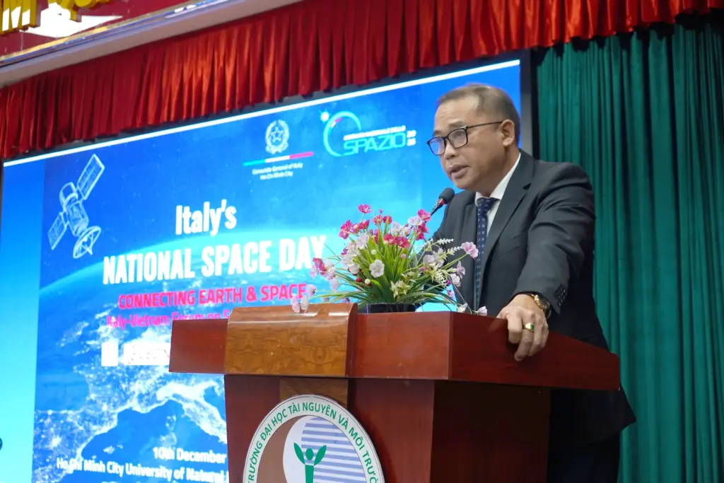 Diễn đàn “Đổi mới sáng tạo không gian Ý – Việt: kết nối Trái đất & Không gian” tổ chức tại HCMUNRE
