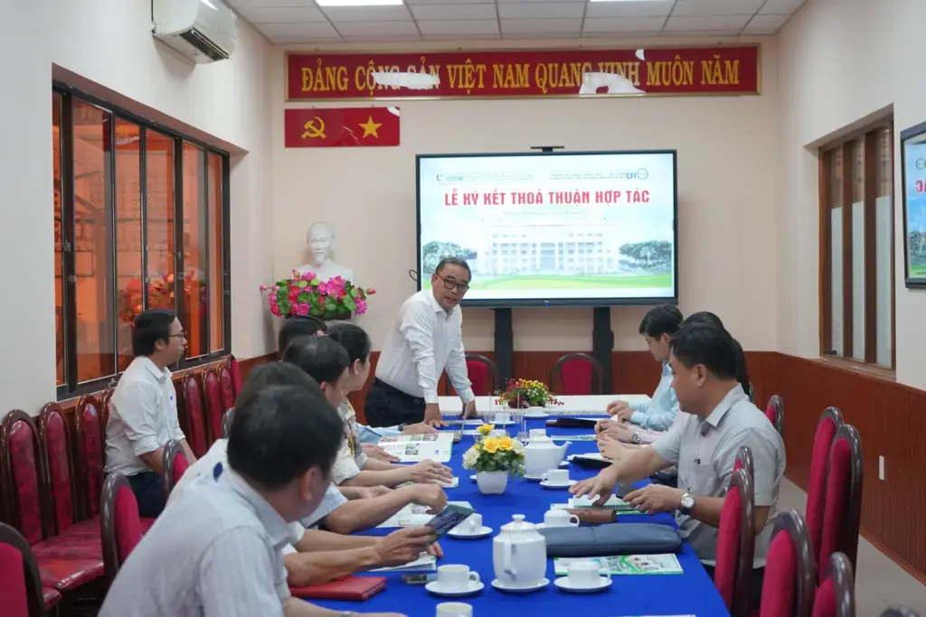 Buổi đón tiếp và ký kết Biên bản ghi nhớ (MOU) giữa Trường Đại học Tài nguyên và Môi trường TP.HCM với Trường Cao đẳng Lương thực - Thực phẩm.