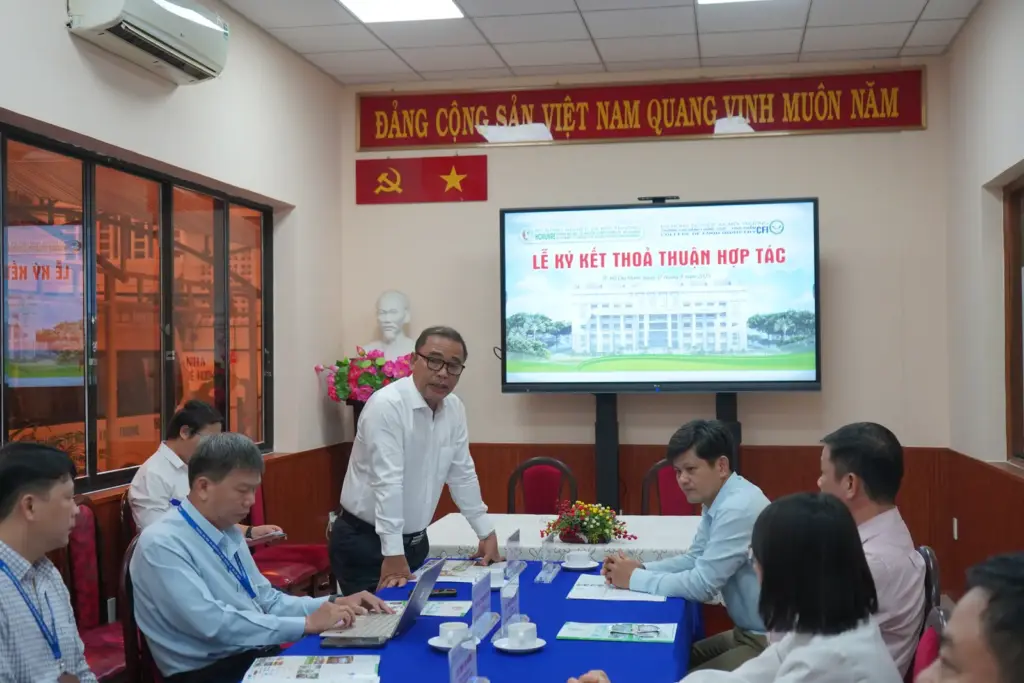 Buổi đón tiếp và ký kết Biên bản ghi nhớ (MOU) giữa Trường Đại học Tài nguyên và Môi trường TP.HCM với Trường Cao đẳng Lương thực - Thực phẩm.
