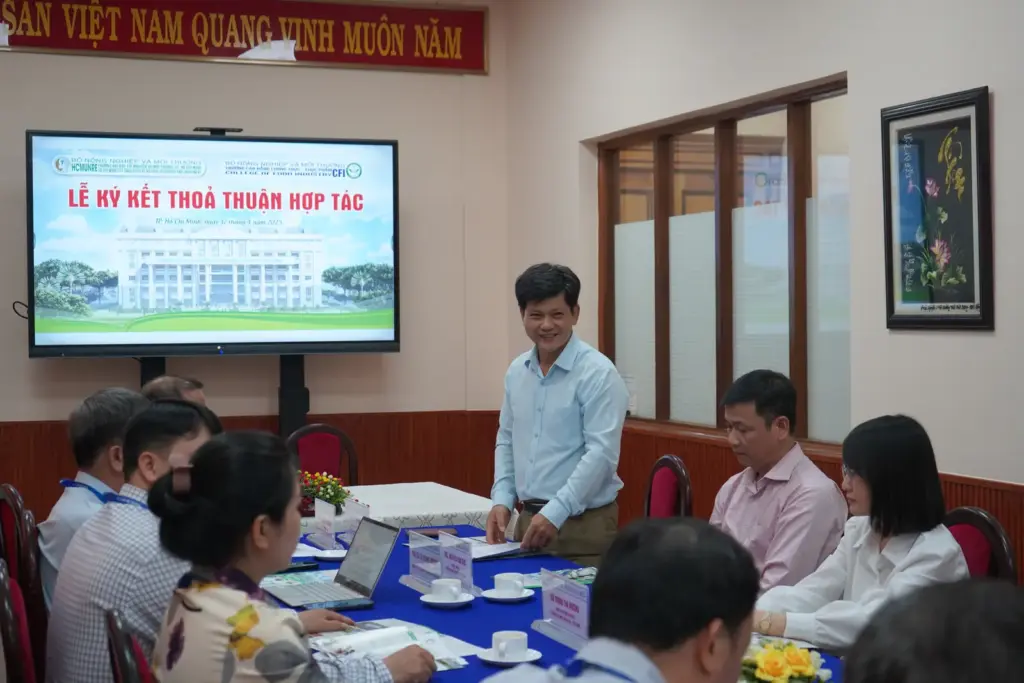 Buổi đón tiếp và ký kết Biên bản ghi nhớ (MOU) giữa Trường Đại học Tài nguyên và Môi trường TP.HCM với Trường Cao đẳng Lương thực - Thực phẩm.