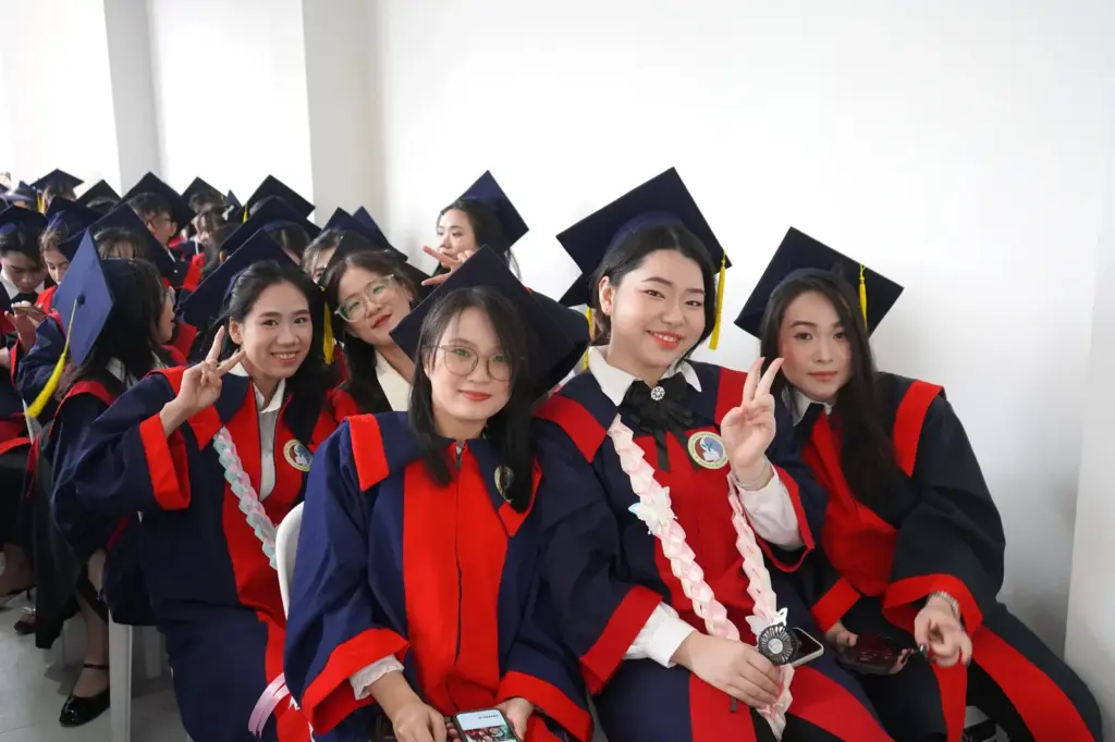 LỄ TỐT NGHIỆP TRAO BẰNG THẠC SĨ, KỸ SƯ VÀ CỬ NHÂN NĂM 2025 TẠI TRƯỜNG ĐẠI HỌC TÀI NGUYÊN VÀ MÔI TRƯỜNG TP. HỒ CHÍ MINH - CƠ SỞ HIỆP PHƯỚC
