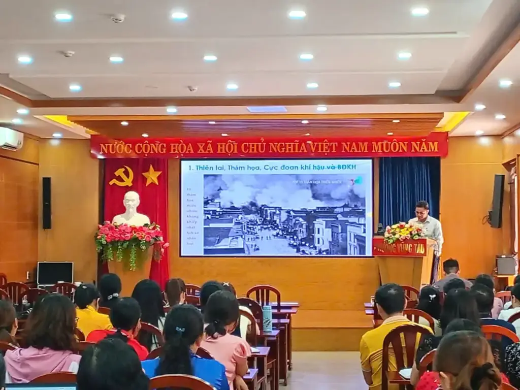 Tăng cường lồng ghép kiến thức phòng, chống thiên tai vào học đường cho giáo viên Thành phố Hồ Chí Minh