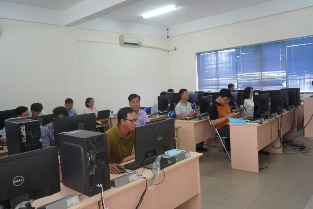 Lớp bồi dưỡng kiến thức "Quản lý mạng lưới cấp nước đô thị an toàn, hiệu quả bằng phần mềm WaterGEMS".