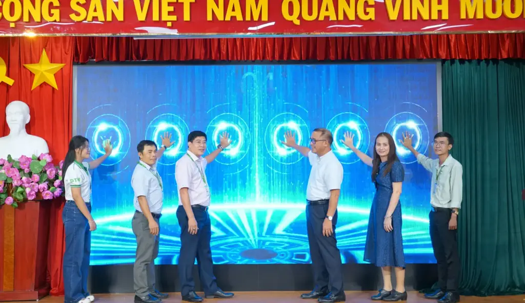 HCMUNRE KHỞI ĐỘNG CHUỖI HOẠT ĐỘNG “TỰ HÀO TRUYỀN THỐNG – KIẾN TẠO TƯƠNG LAI” HƯỚNG TỚI DẤU MỐC 50 NĂM HÌNH THÀNH, PHÁT TRIỂN VÀ 15 NĂM THÀNH LẬP TRƯỜNG ĐẠI HỌC