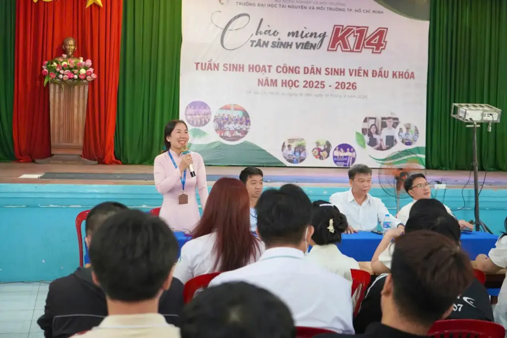 TUẦN SINH HOẠT CÔNG DÂN – SINH VIÊN NĂM HỌC 2025 - 2026: KHỞI ĐỘNG HÀNH TRÌNH ĐẠI HỌC TẠI HCMUNRE