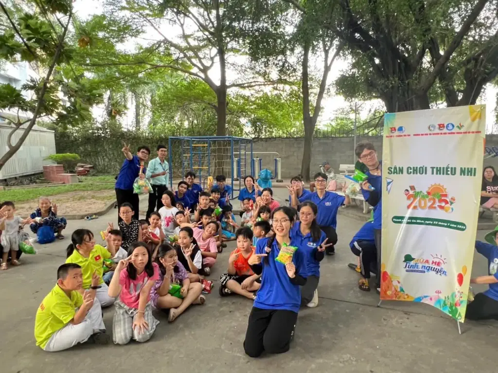 Lễ Hội quân – Tổng kết Chiến dịch Mùa Hè xanh - Trường Đại học Tài nguyên và Môi trường Thành phố Hồ Chí Minh năm 2025