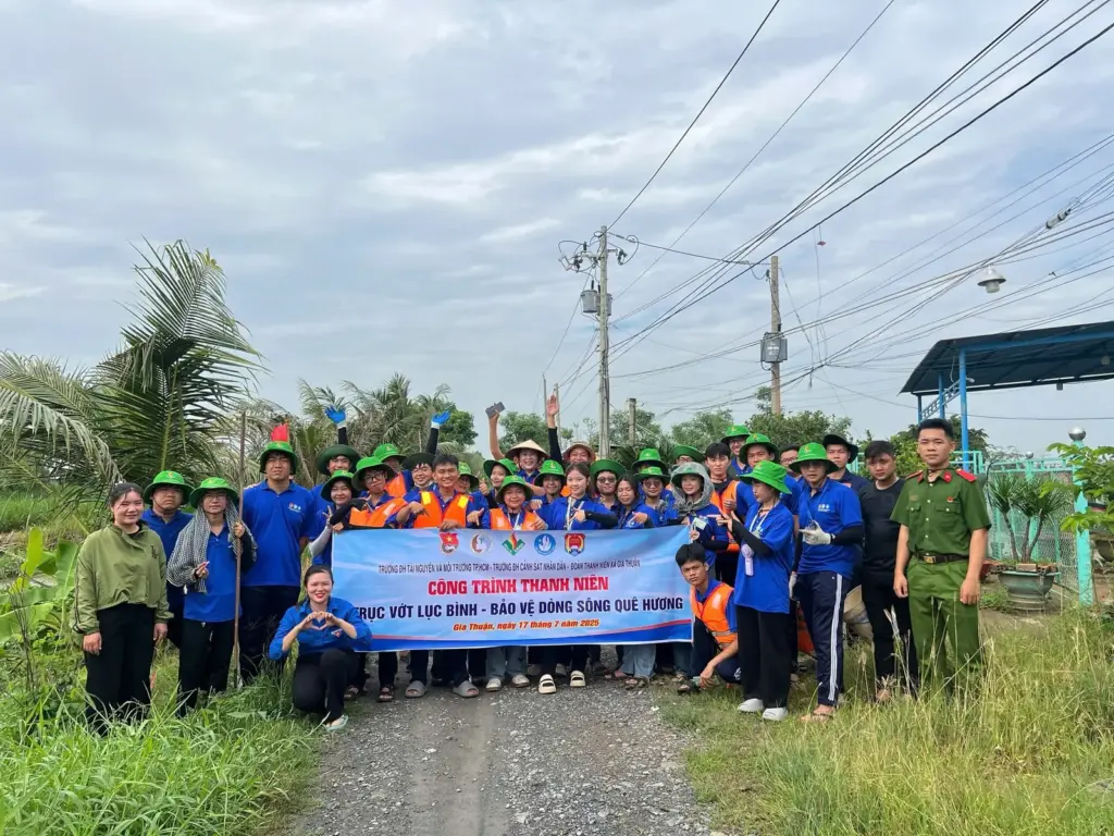 Lễ Hội quân – Tổng kết Chiến dịch Mùa Hè xanh - Trường Đại học Tài nguyên và Môi trường Thành phố Hồ Chí Minh năm 2025