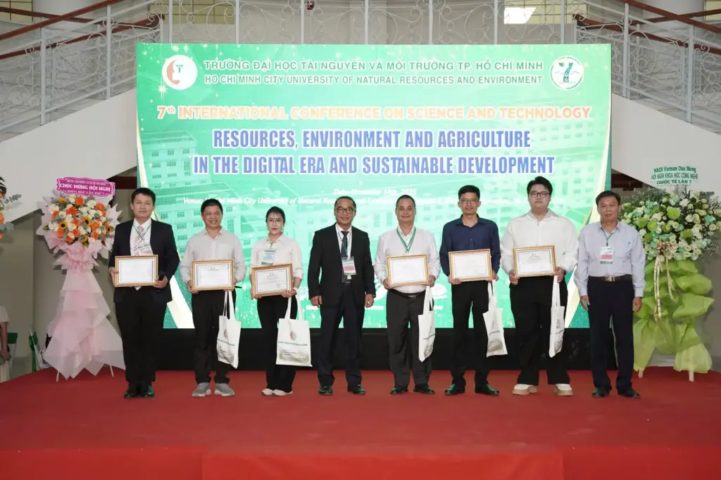 Chiều 14/11: Sôi nổi các phiên thảo luận chuyên sâu tại 08 phân ban Hội nghị Khoa học và Công nghệ Quốc tế lần thứ 7 (ICST-7)
