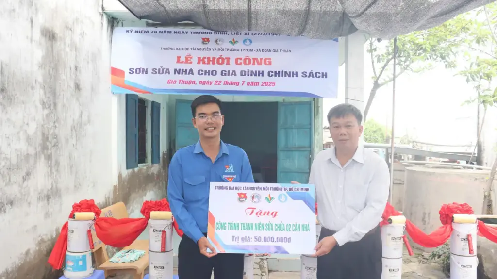 Lễ Hội quân – Tổng kết Chiến dịch Mùa Hè xanh - Trường Đại học Tài nguyên và Môi trường Thành phố Hồ Chí Minh năm 2025