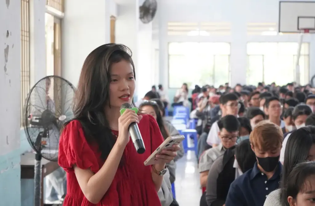 TUẦN SINH HOẠT CÔNG DÂN – SINH VIÊN NĂM HỌC 2025 - 2026: KHỞI ĐỘNG HÀNH TRÌNH ĐẠI HỌC TẠI HCMUNRE