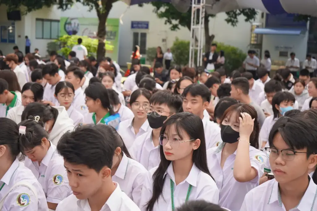 HCMUNRE chào đón Tân sinh viên Khóa 14 – Khởi đầu hành trình tri thức trong kỷ nguyên hội nhập