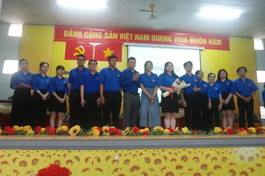 GIỚI THIỆU VỀ LIÊN CHI ĐOÀN KHOA MÔI TRƯỜNG NHIỆM KỲ 2023-2024