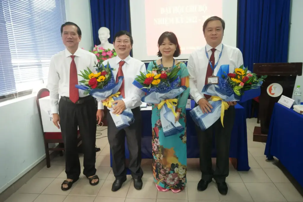 GIỚI THIỆU VỀ CHI BỘ KHOA MÔI TRƯỜNG NHIỆM KỲ 2022-2025